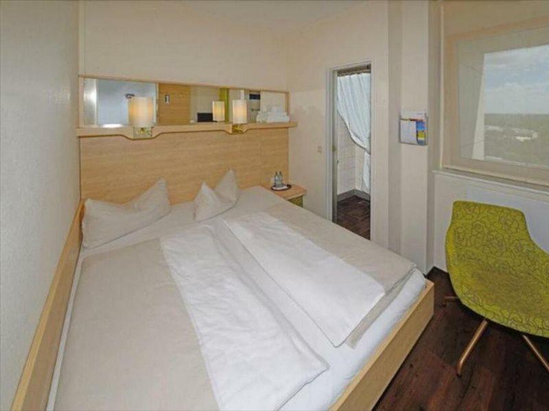 Commundo Tagungshotel นอยส์ ภายนอก รูปภาพ