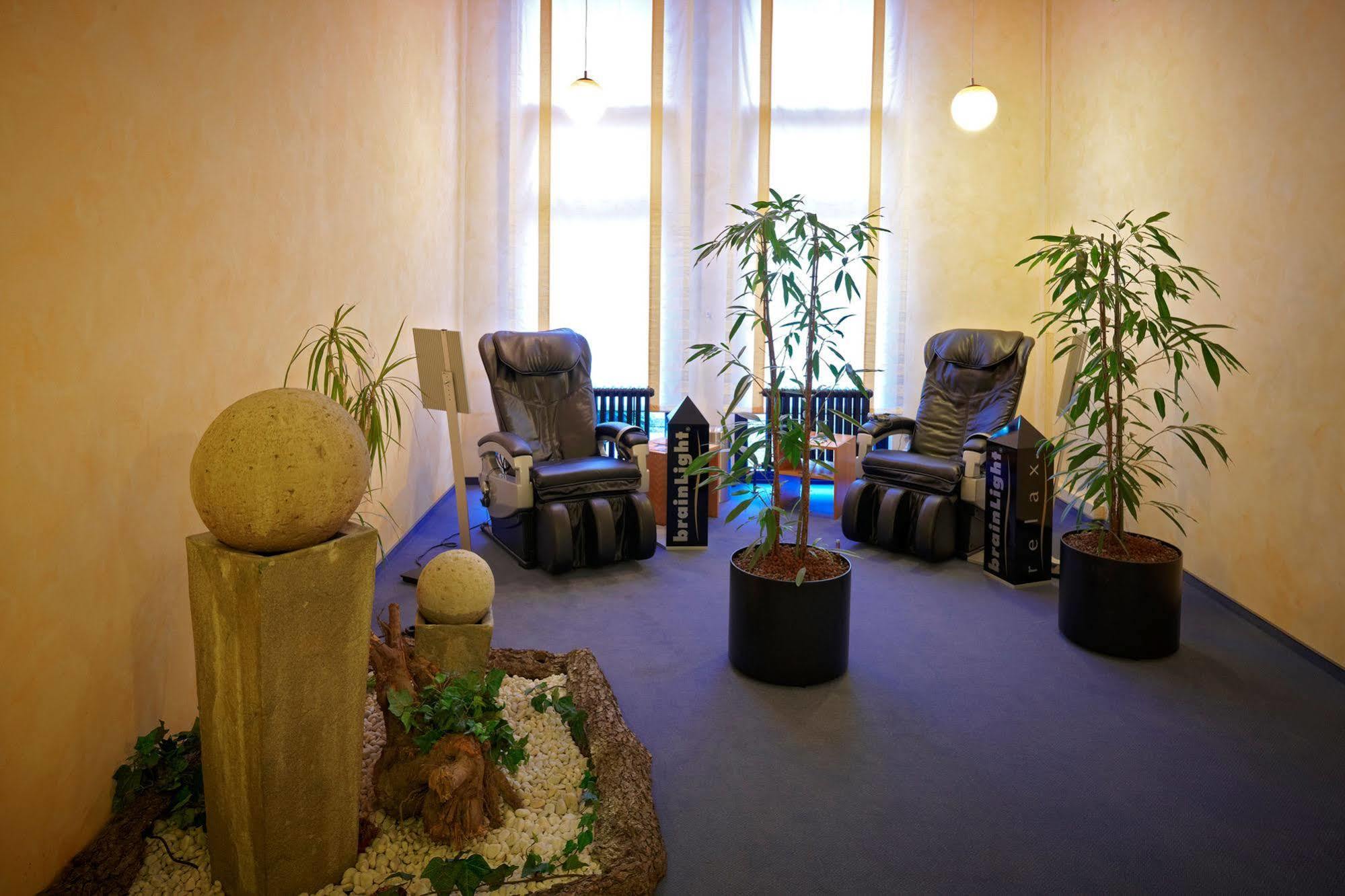 Commundo Tagungshotel นอยส์ ภายนอก รูปภาพ