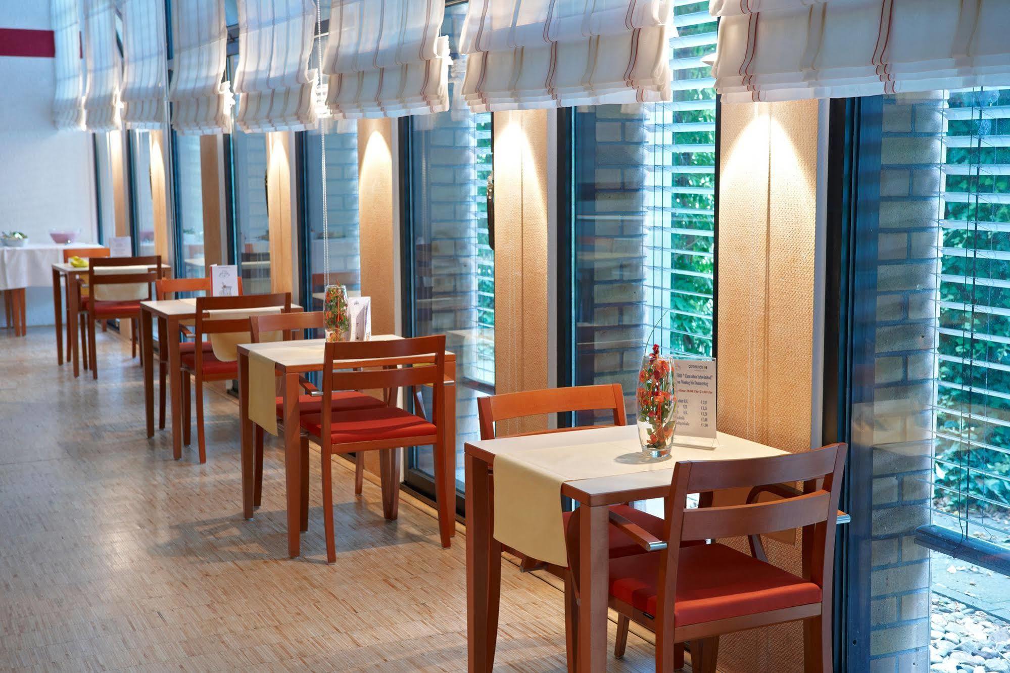 Commundo Tagungshotel นอยส์ ภายนอก รูปภาพ